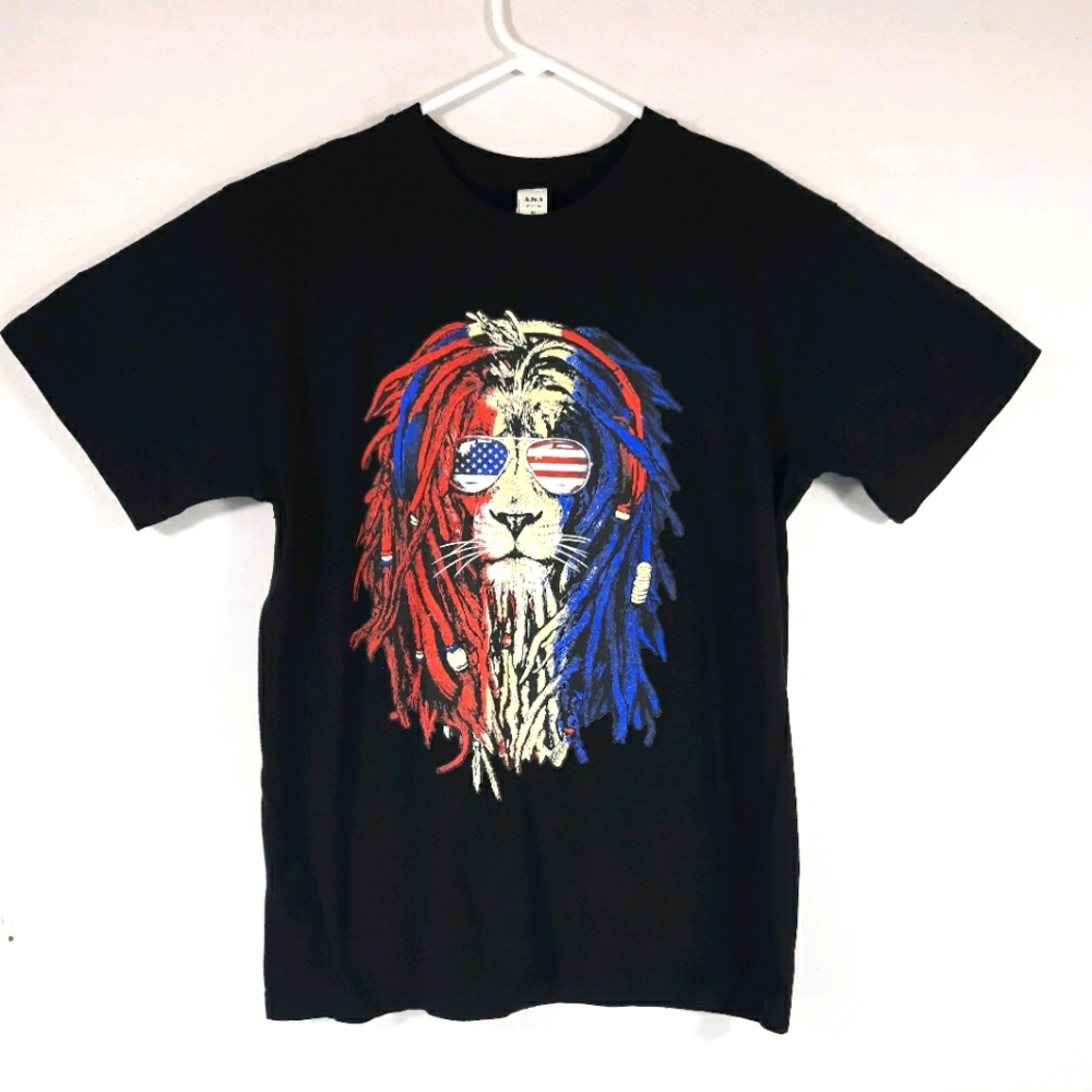 A.M.S Lion Head With USA Colors Graphic T-Shirt M
